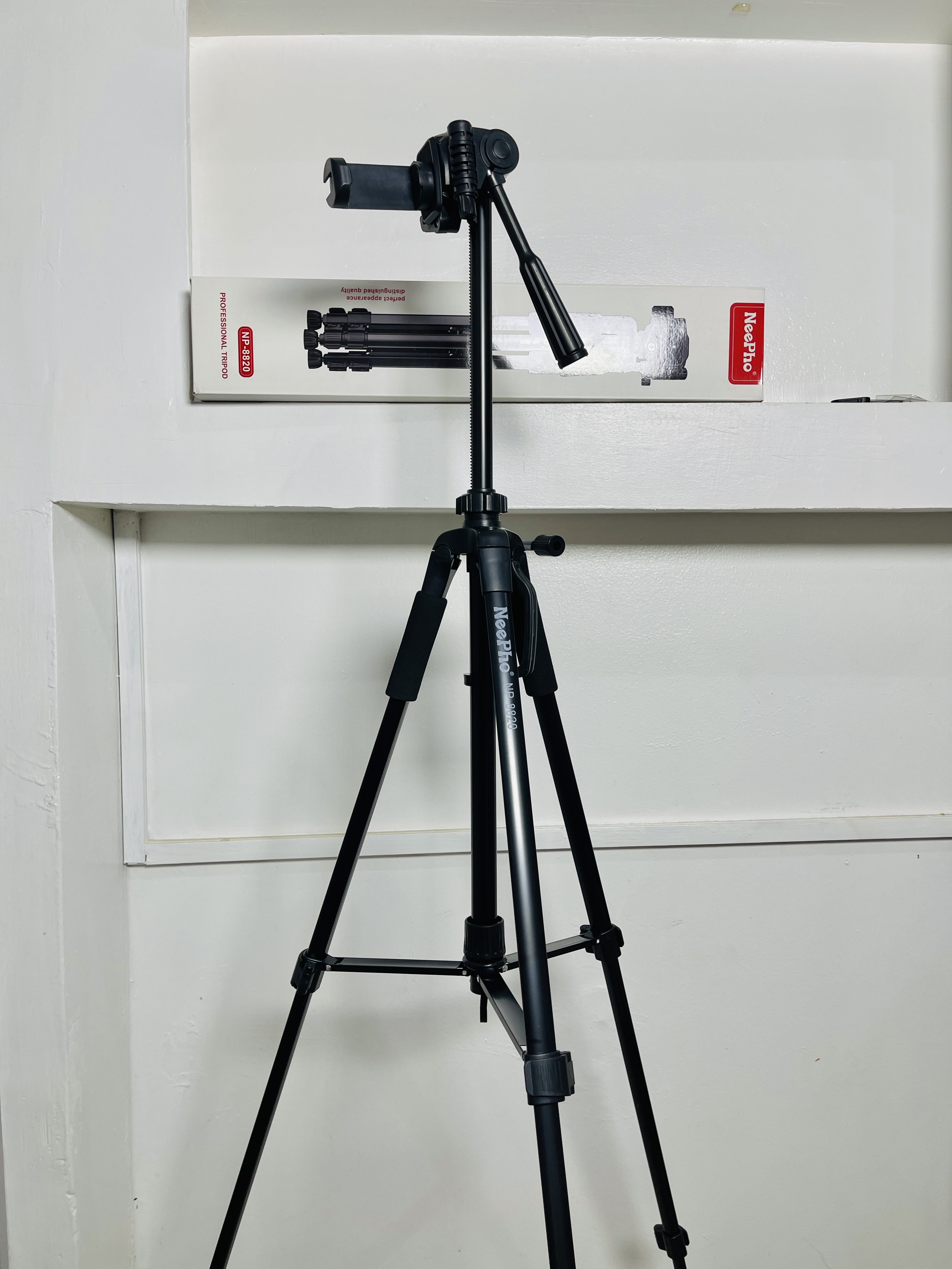 NP-8820 5ft tripod
